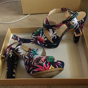 BAKERS palm patterned heels